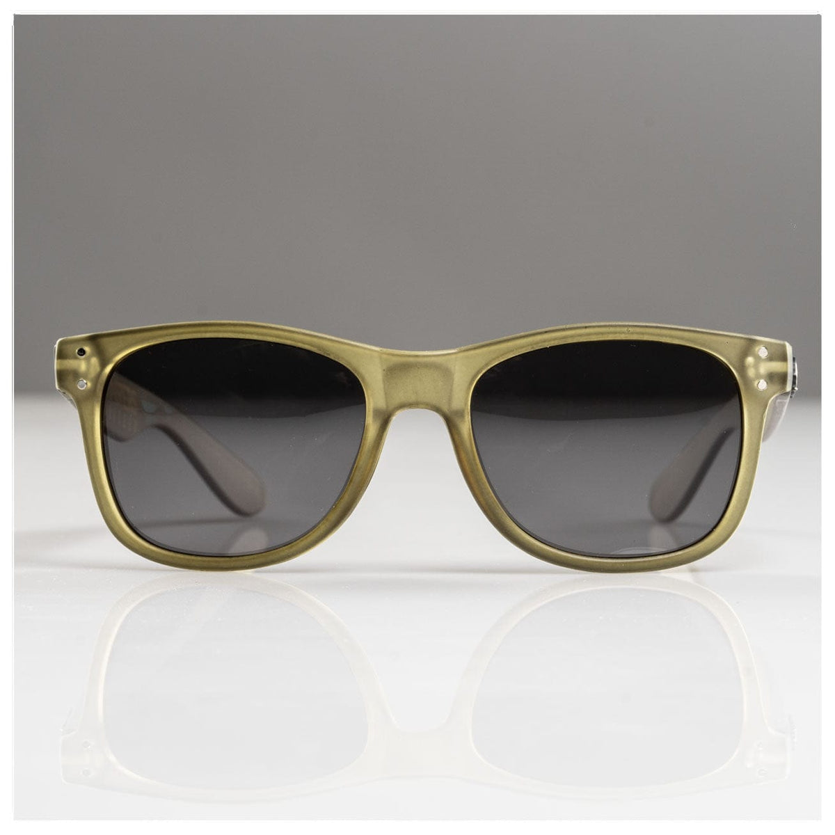 See Monster Polarized Shades // Olive